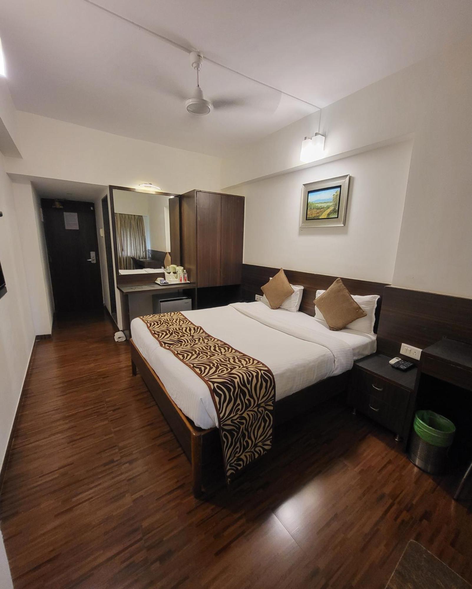 Hotel Maharana Inn Chembur Bombay Exterior foto